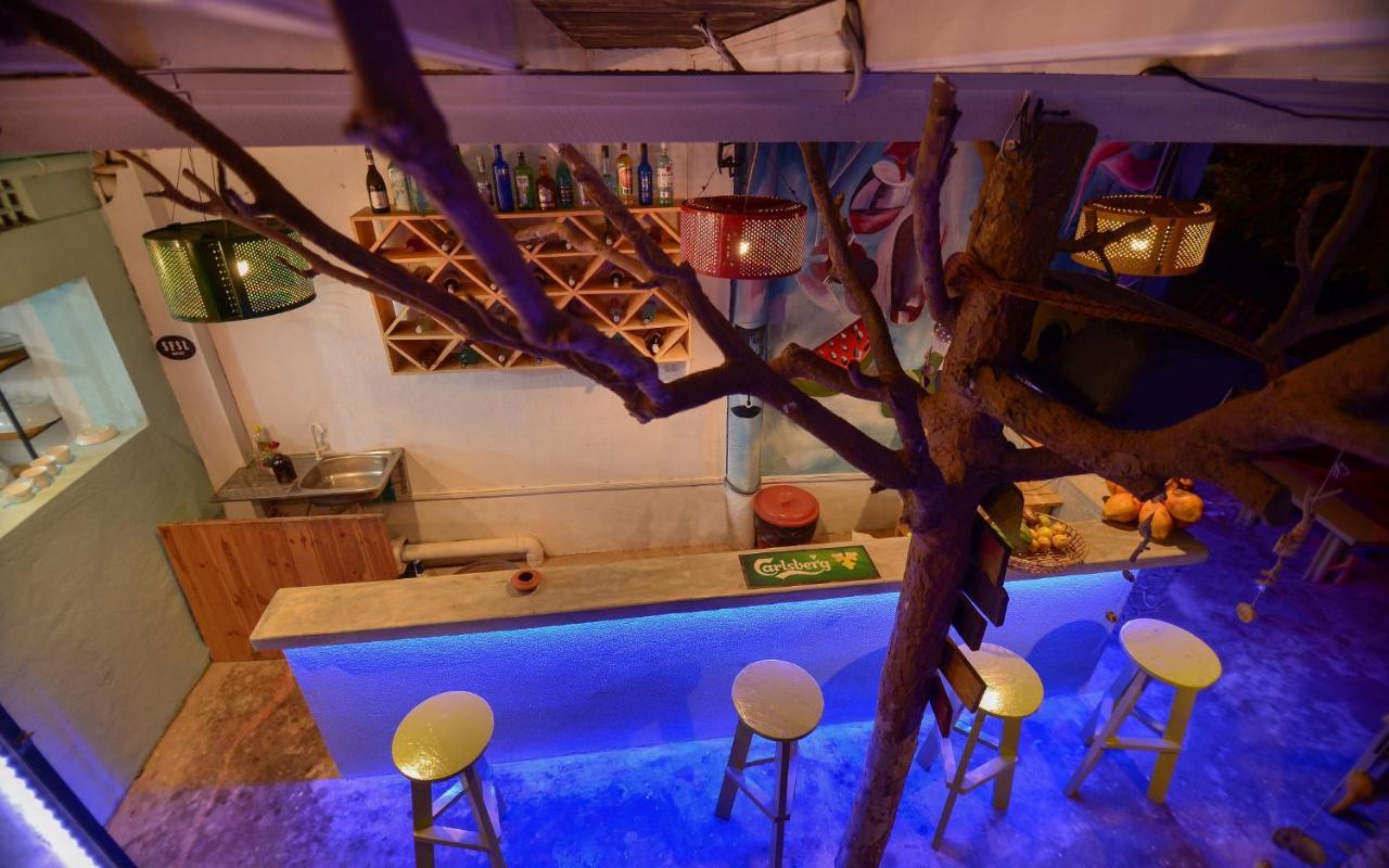 Palm Leaf Surf Cafe Hotel Galle Exterior photo
